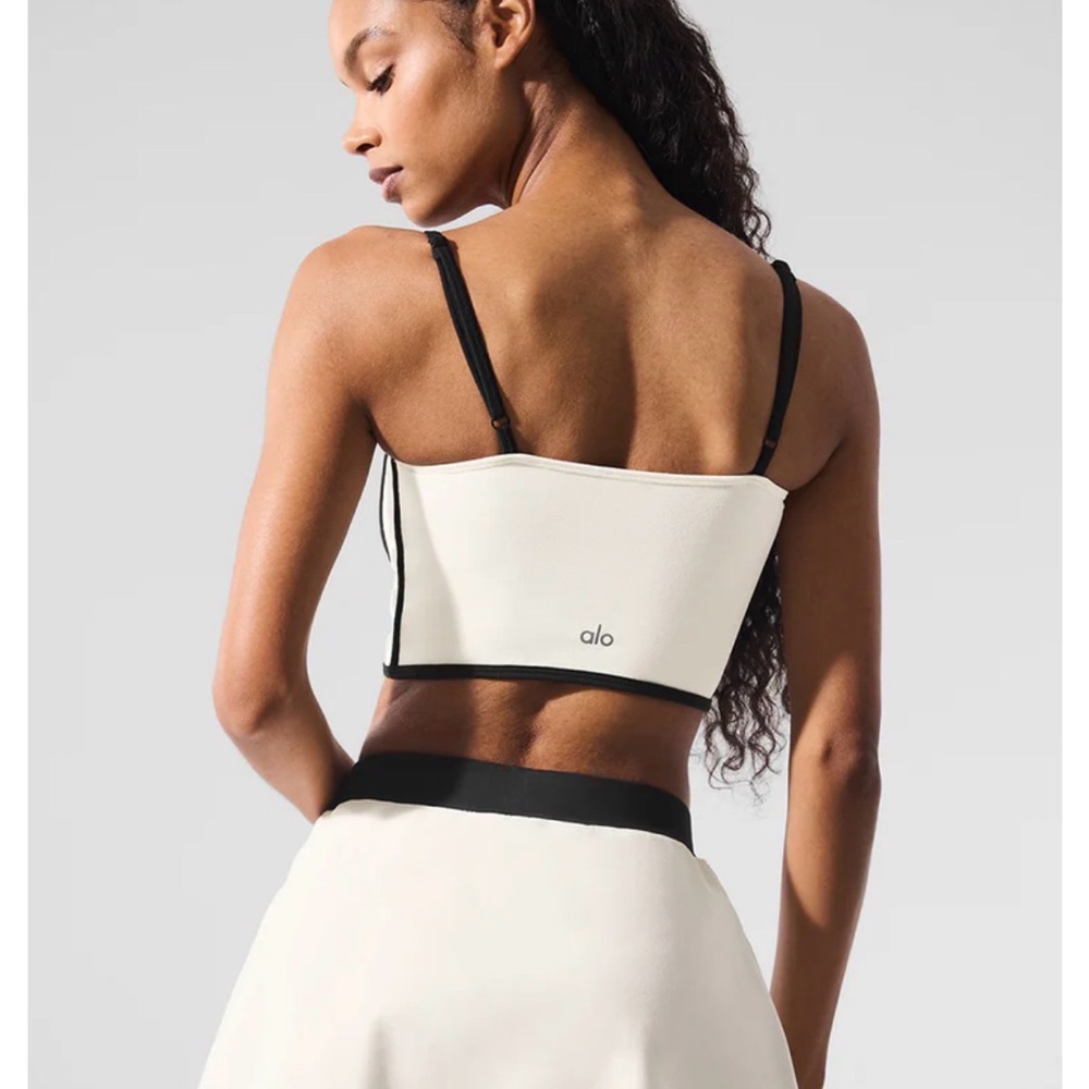 Alo Yoga Airbrush Streamlined Bra Tank in the Ivory/Black - Picture 2 of 5